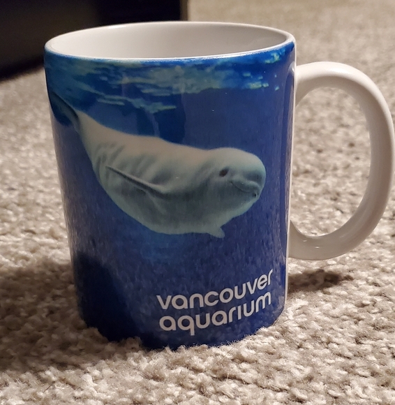 12/$30   ☕️ BNWT Vancouver aquarium keepsake mug - Picture 2 of 7
